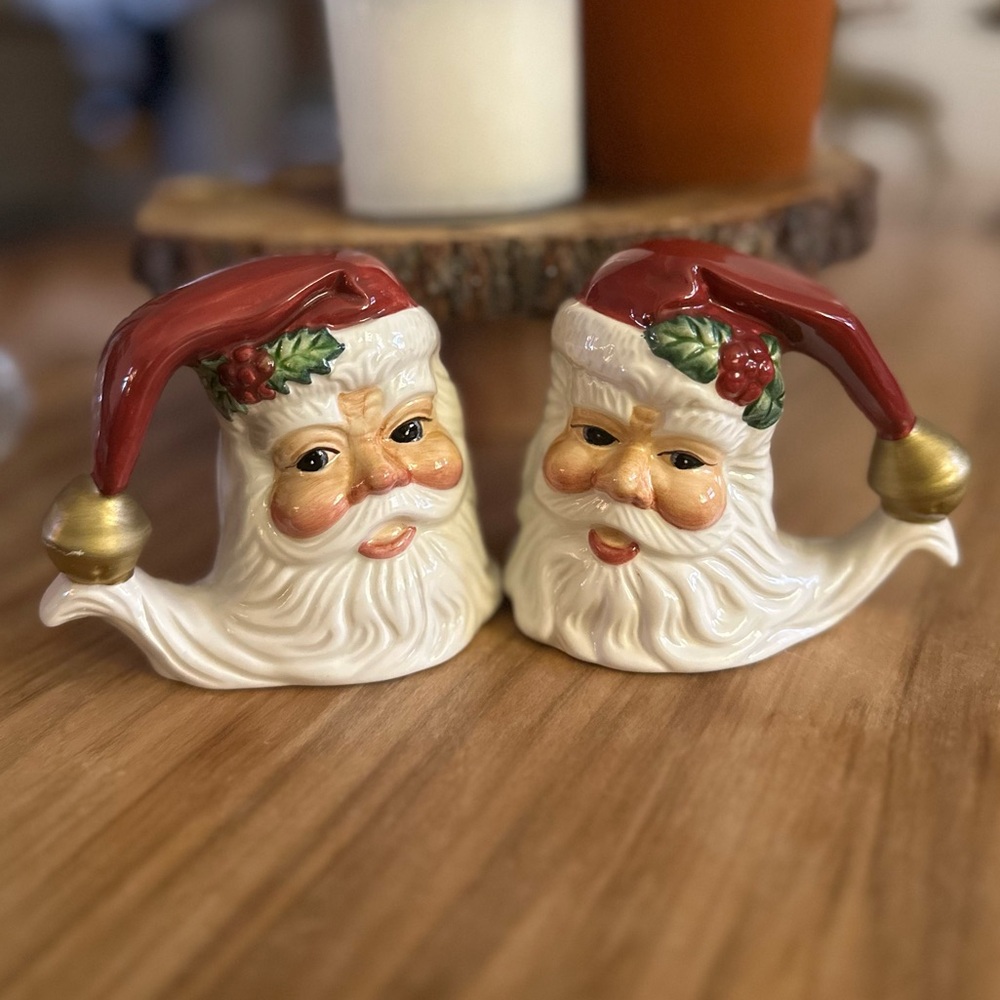 Fitz and Floyd Santa Claus Holiday Shakers - Red and White small paint scratch